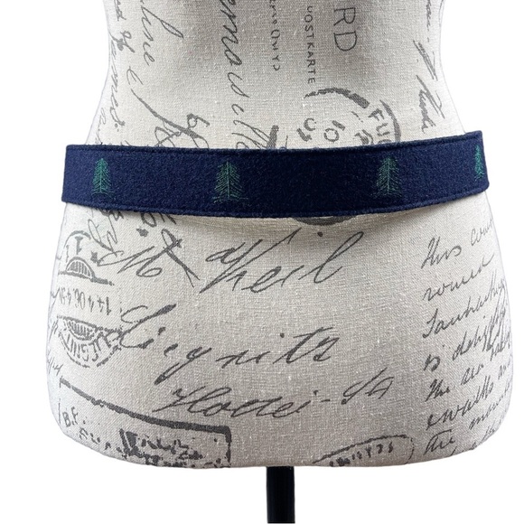 Talbots Wool Blend Fabric Blue and Green Pine Trees Belt Sz M - Picture 2 of 5